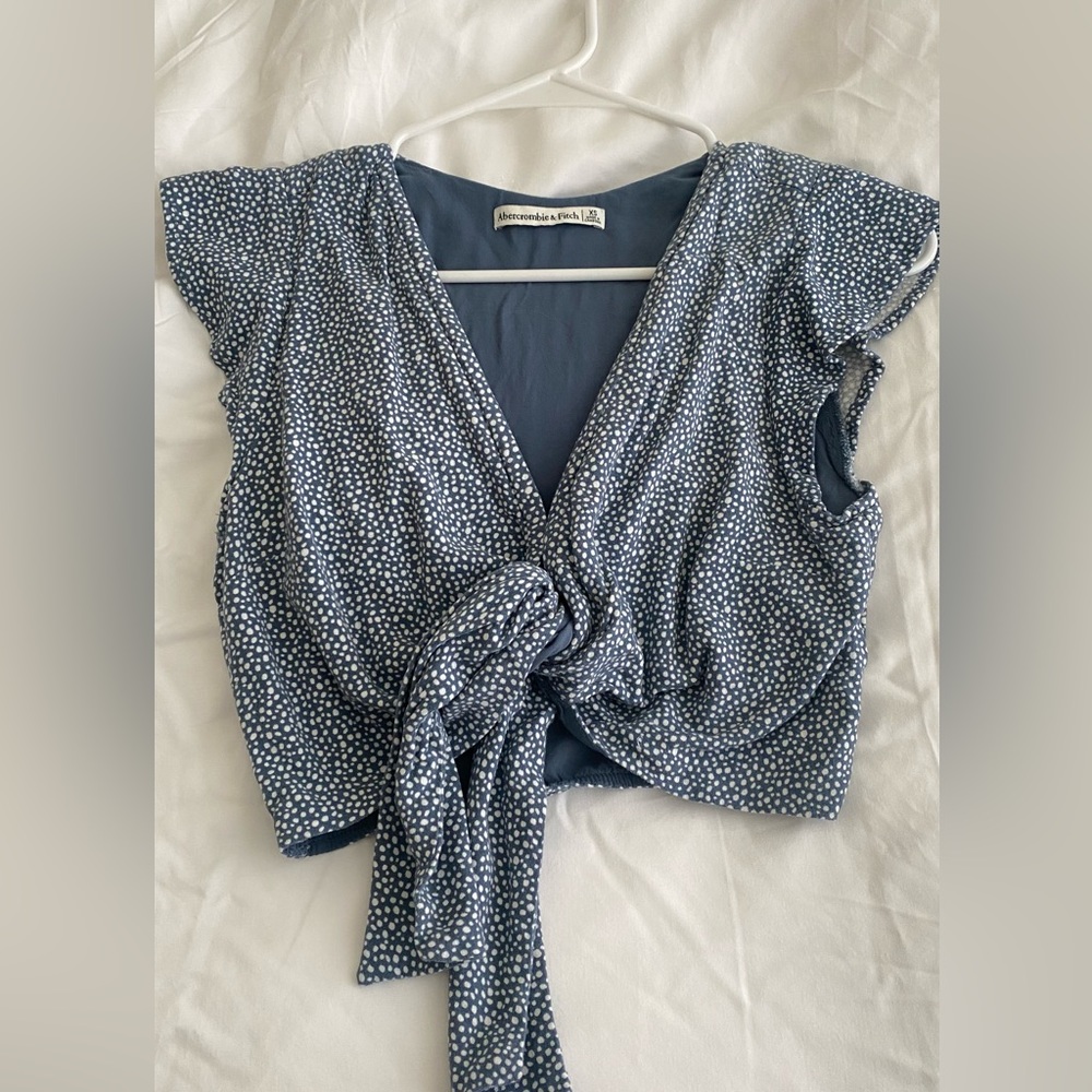 Women’s Flutter Sleeve Tie-Front Top